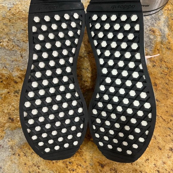 Adidas boost size 9.5 - Picture 8 of 9